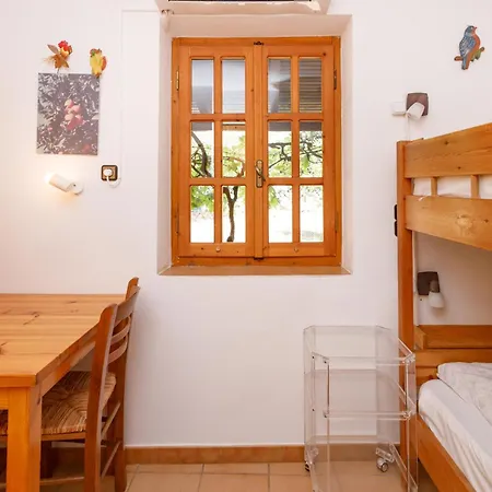 Spiti Nicola Feriehus Stoúpa