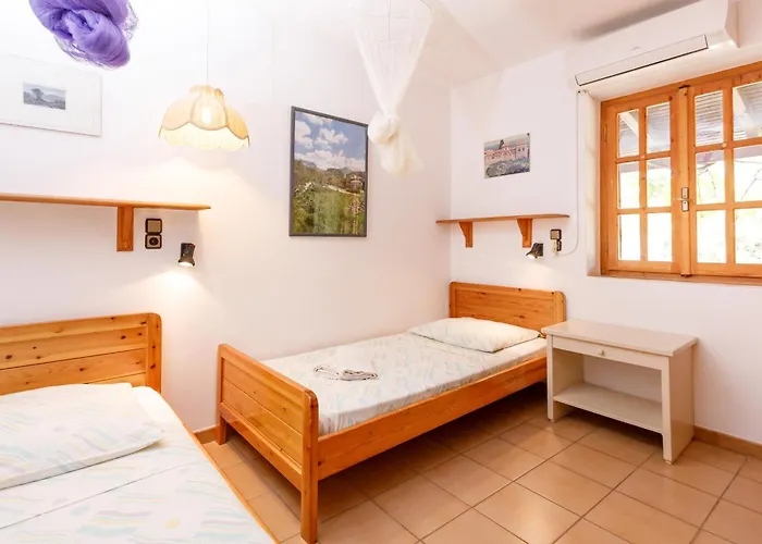 Spiti Nicola Stoúpa