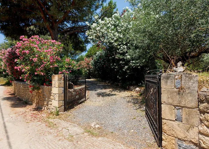 Spiti Nicola * Stoúpa