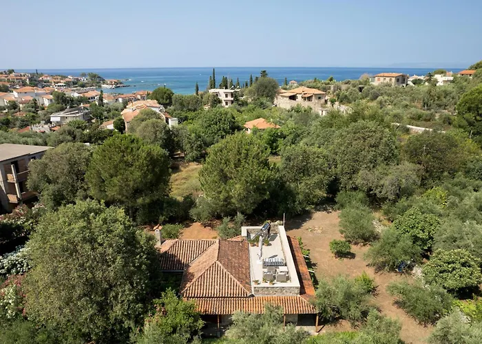 Spiti Nicola * Stoúpa